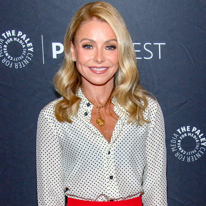 Kelly Ripa Reveals the NSFW Bathroom Décor She’s Been Gifted